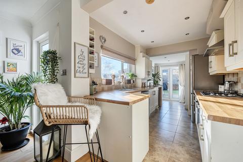 3 bed property, in Edward Street, £475,000