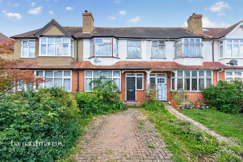 3 bed property, in Sandringham Road, £550,000