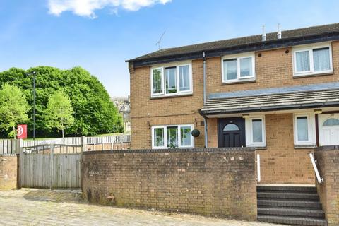 3 bed property, in Burnaby Crescent, £240,000