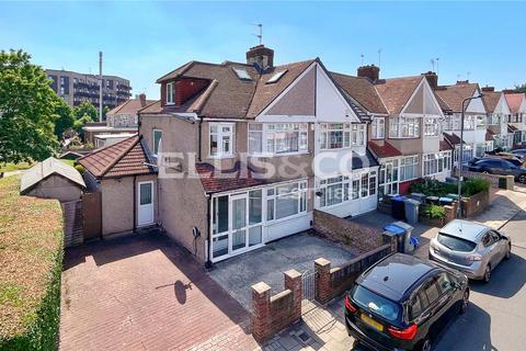 4 bed property, in Stanley Park Drive, £750,000