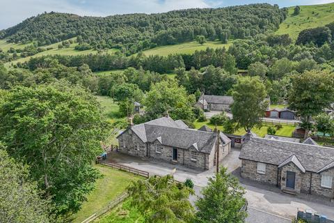 2 bed property, in Garryside, £230,000