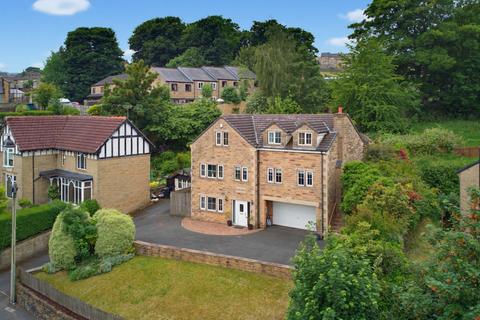 5 bed property, in Delph House, £750,000