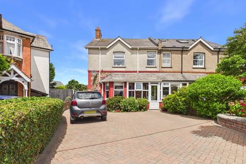 5 bed property, in Killerton Road, £599,950