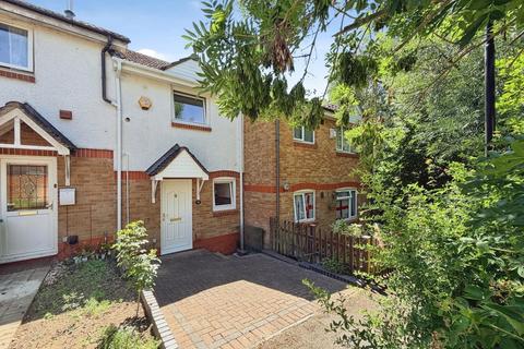 2 bed property, in Springford Gardens, £250,000