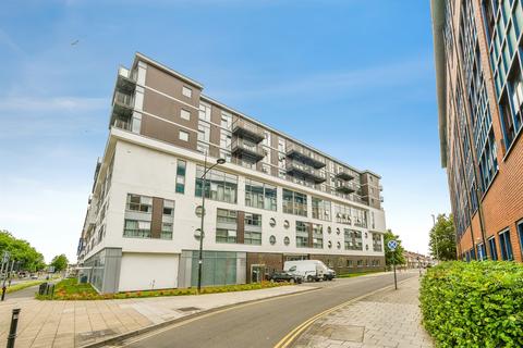 1 bed property, in Beckhampton Street, £79,995