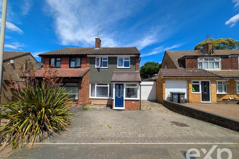 3 bed property, in Primrose Drive, £400,000