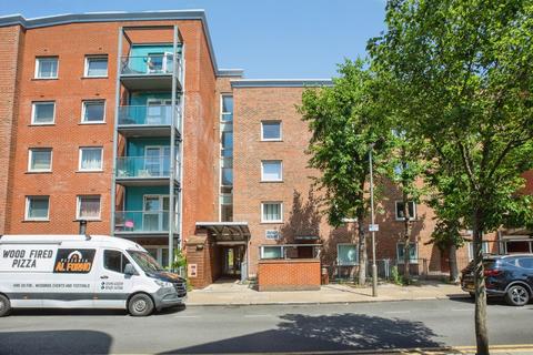 2 bed property, in Wynter Street, £425,000