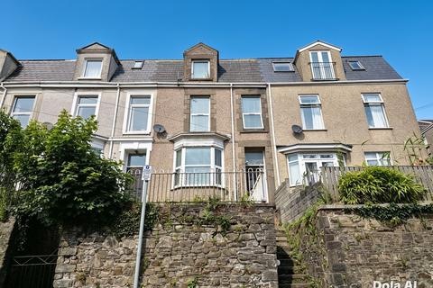 4 bed property, in Woodlands Terrace, £170,000