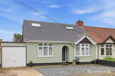 3 bed property, in Wilsman Road, £550,000
