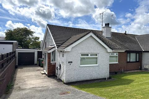 2 bed property, in Ty'n Coed Uchaf, £190,000