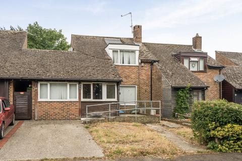 3 bed property, in Churchmead Close, £250,000
