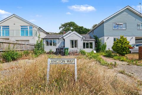 3 bed property, in 30 Ancton Way, £150,000