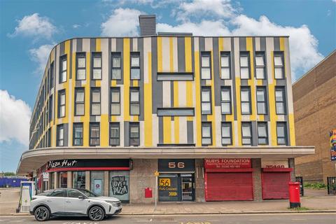 1 bed property, in Park Street, £75,000
