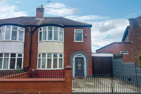 3 bed property, in Brendon Avenue, £235,000