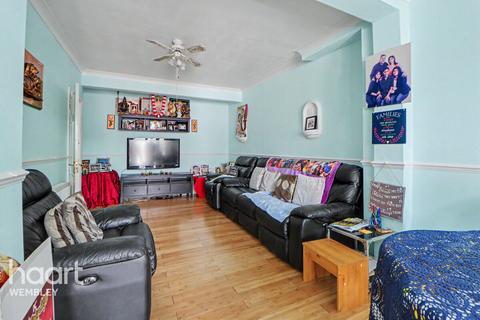 4 bed property, in Sudbury, £645,000
