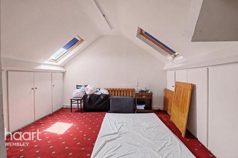 4 bed property, in Sudbury, £645,000