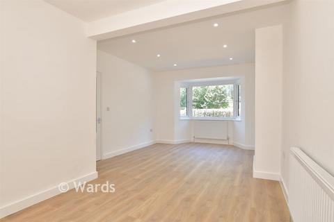 3 bed property, in Stonebridge Road, £375,000