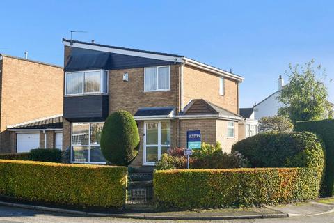 3 bed property, in St. Johns Drive, £350,000