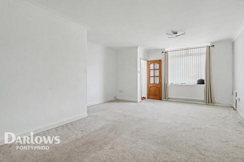 3 bed property, in Danylan Road, £150,000