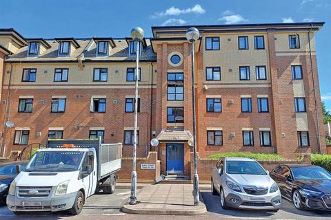 1 bed property, in Willesden Lane, £190,000