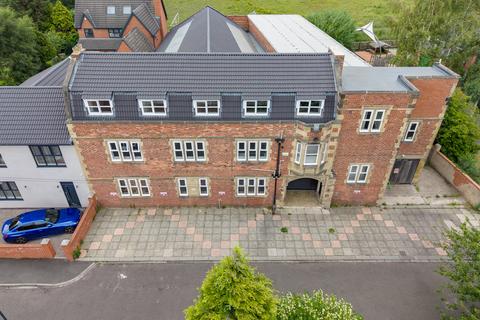 4 bed property, in 35 Townfield Gardens, £450,000