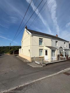2 bed property, in Leyshon Road, £75,000