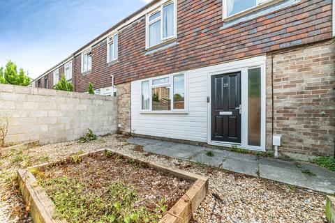 3 bed property, in Gregory Close, £240,000