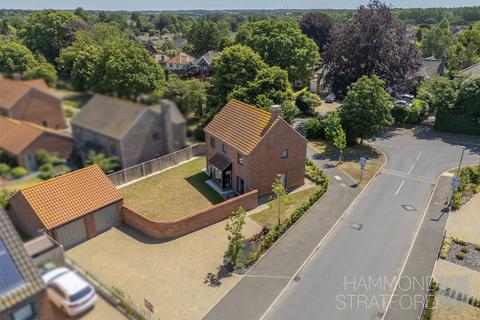 4 bed property, in Dynham Road, £600,000