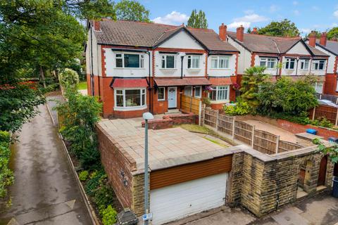 4 bed property, in Vine Street, £550,000