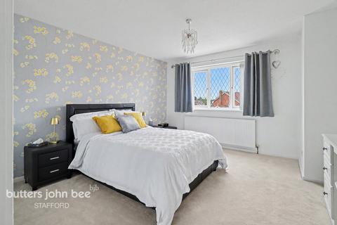 4 bed property, in Ashmore Drive, £390,000