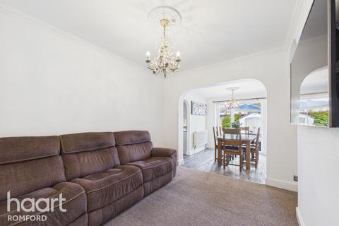 4 bed property, in Lonsdale Avenue, £550,000