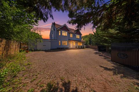 6 bed property, in Brighton Road, £1,100,000