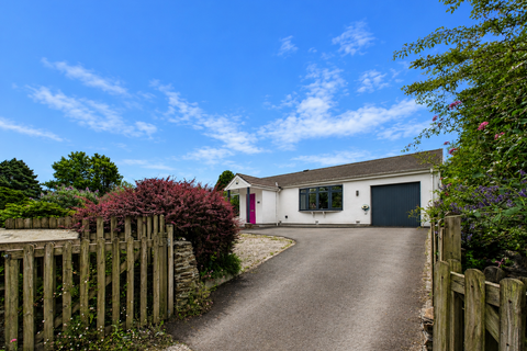 4 bed property, in Haven Park, £400,000