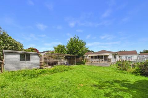 4 bed property, in Haven Park, £400,000