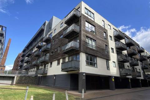 2 bed property, in Advent 2, £189,000