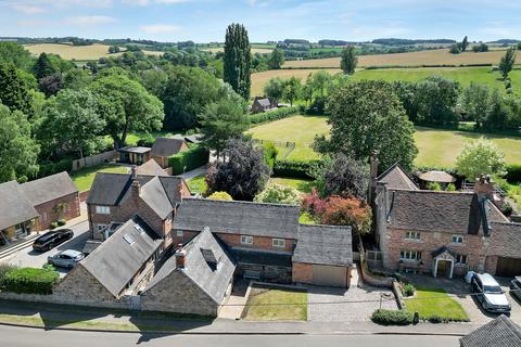 4 bed property, in Derby DE73, £795,000