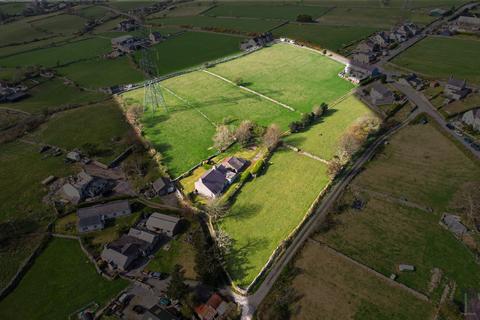 4 bed property, in Cae Sion Farm, £475,000