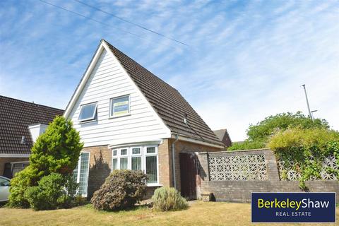 3 bed property, in The Round Meade, £285,000