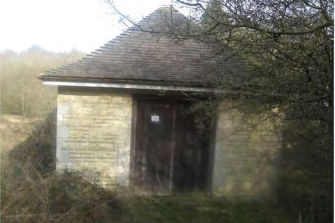Studio, in Cheltenham Rd, £50,000