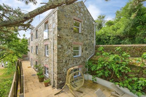 4 bed property, in Mariner's Muse, £900,000
