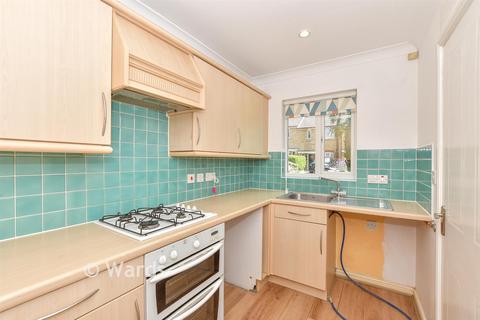 2 bed property, in Vespasian Way, £260,000
