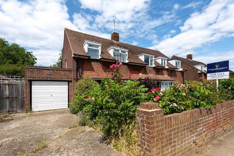 3 bed property, in Old Manor Way, £375,000