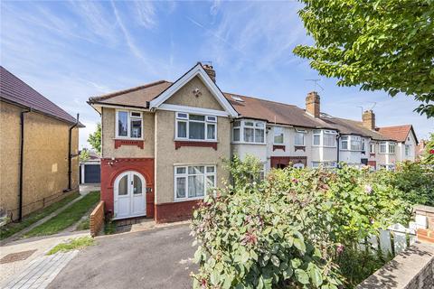 3 bed property, in Northwood Gardens, £535,000