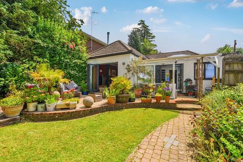 3 bed property, in Winchester Road, £675,000