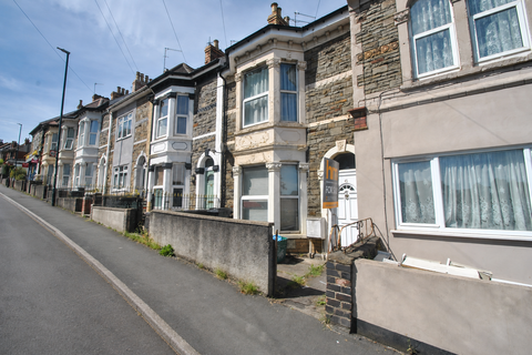 2 bed property, in Bristol BS5, £325,000