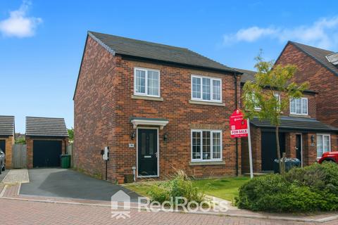 4 bed property, in Featherstone, £300,000