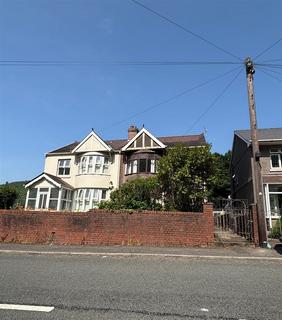 3 bed property, in Danyffynnon, £165,000
