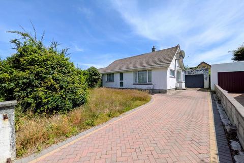 2 bed property, in Sticker, £245,000