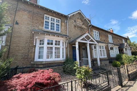 3 bed property, in Dartmouth Road, £375,000