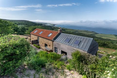 3 bed property, in High Seas, £985,000